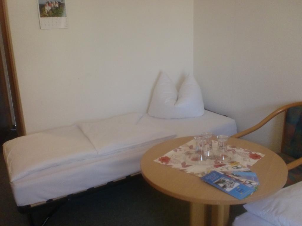 Hotel&Restaurant Zum Firstenstein Konigshain Zimmer foto